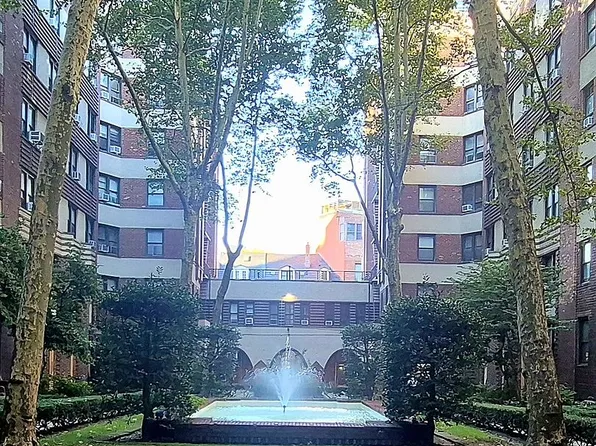 504 Grand St APT D53, New York, NY 10002