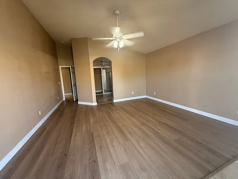 13425 Spring Valley Pkwy — Photo 25