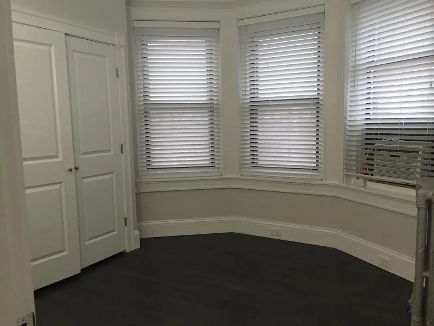 Nicely renovated 2 bed in the heart of Fenway! — Photo 2