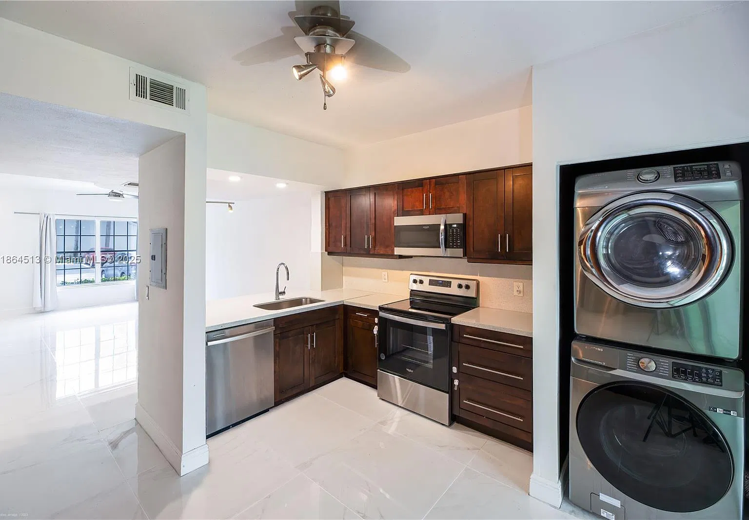 2 bed, 1140 sqft, $2,850 — Photo 3