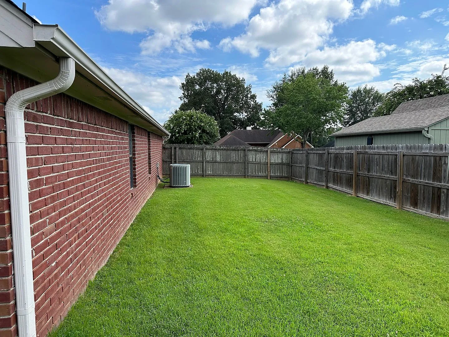 Welcome home to this beautifully renovated 4-bedroom, 3-bathroom residence located in the highly ... — Photo 2
