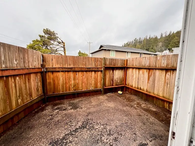77287 Highway 101 — Photo 17