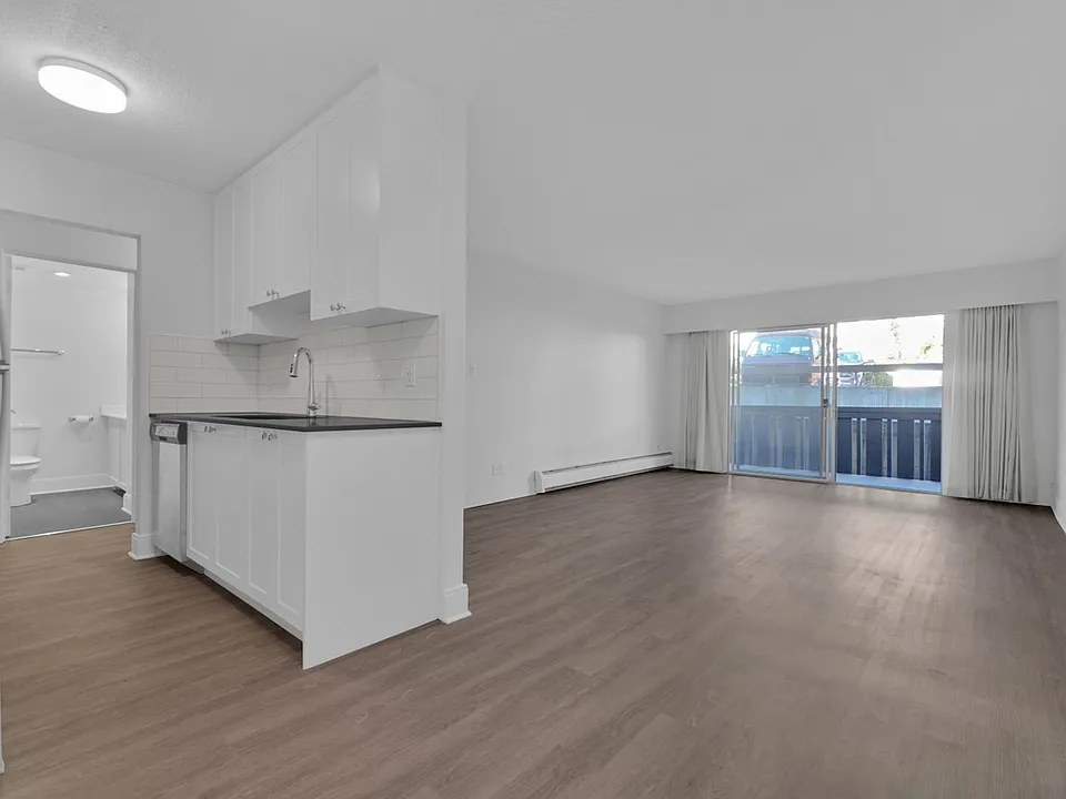 1160 Esquimalt Rd