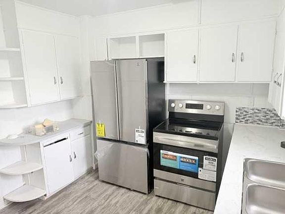 3rd image of 10124 S 104th Ave