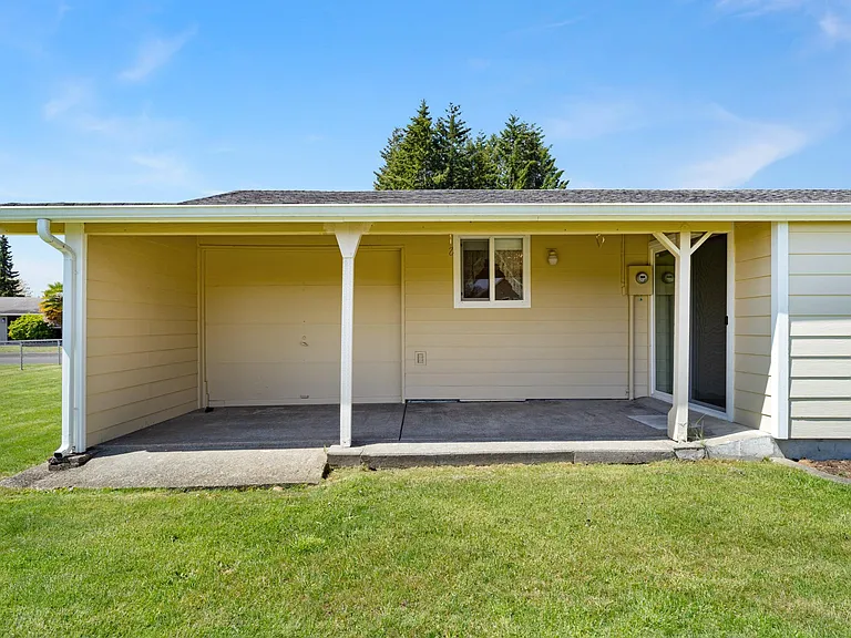 630 Bender Ln — Photo 27