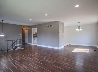 602 Piccadilly Ln, Bolingbrook, IL 60440