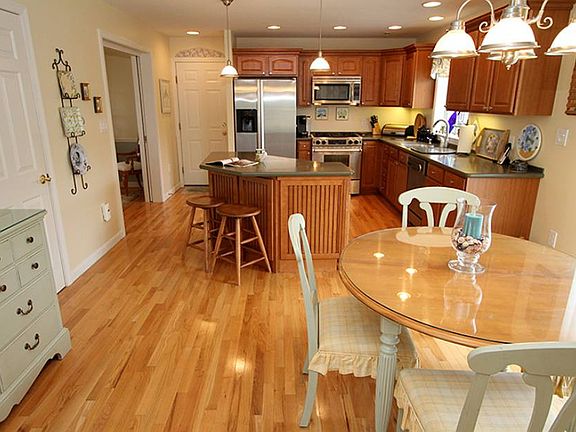 2nd image of 12 Barkentine Cir