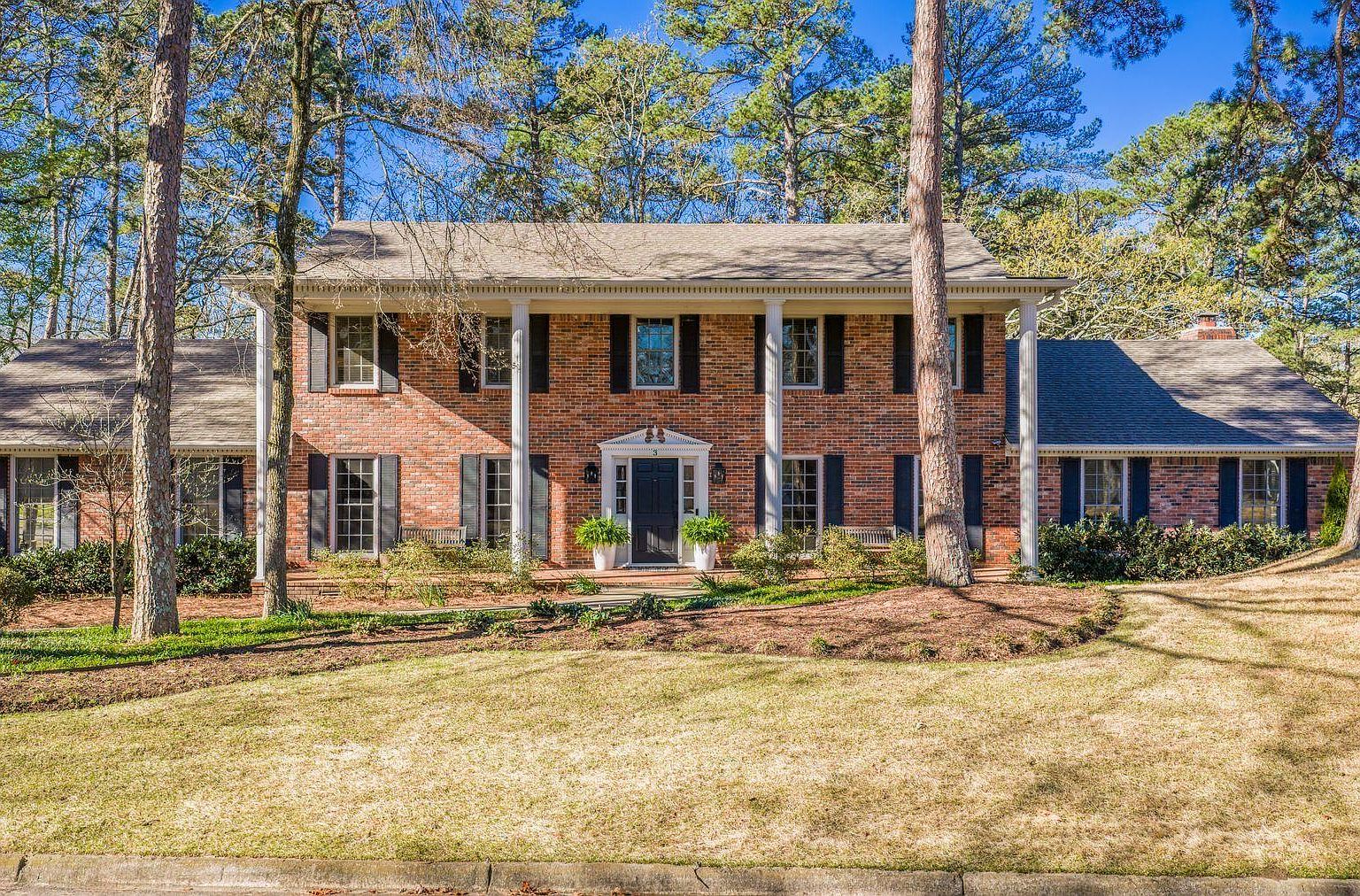 3 Oakmont Ct