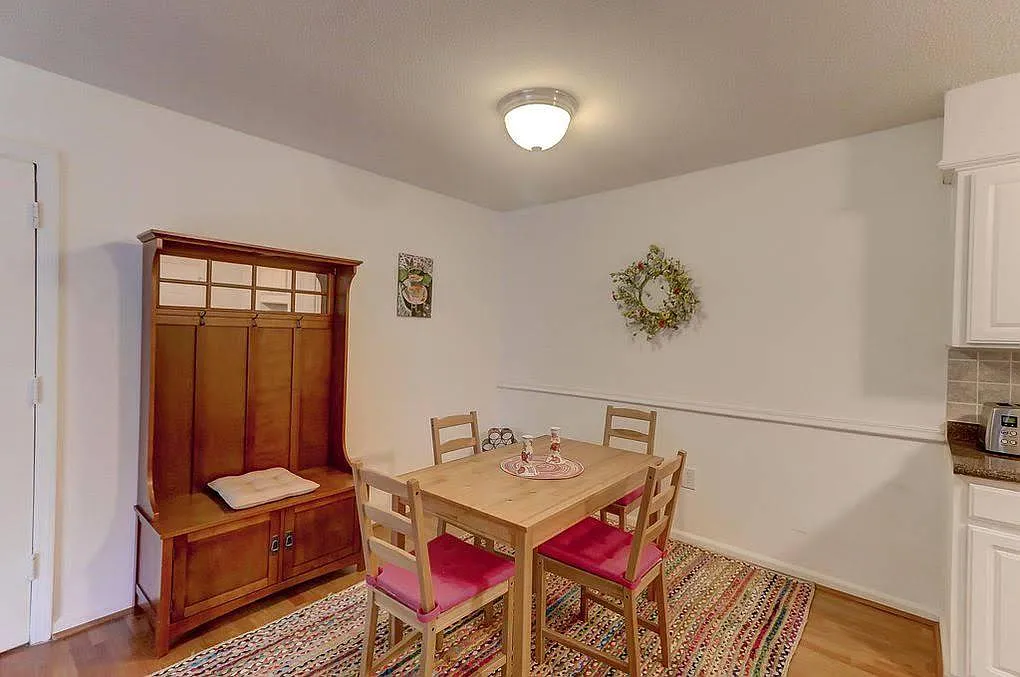 1402 Camp Rd — Photo 4