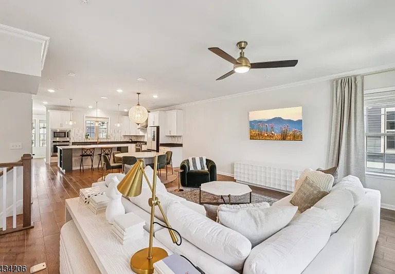 21 Dahlia Dr — Photo 4