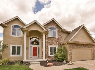 2331 Crystal Creek Dr, Papillion, NE 68046
