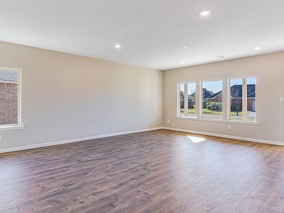 3rd image of 337 White Pine Dr