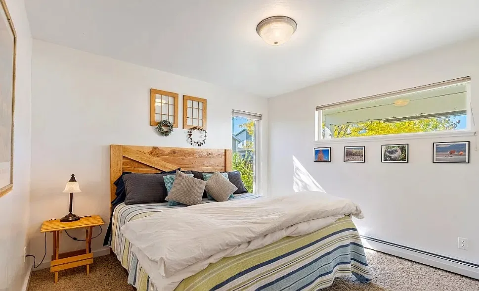 3 bed, 1200 sqft, $2,350 — Photo 4