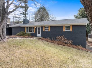28 Pine Ln, Asheville, NC 28806