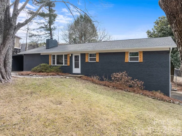 28 Pine Ln, Asheville, NC 28806