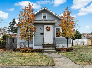 137 N Lincoln St, Westmont, IL 60559
