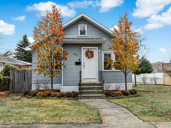 137 N Lincoln St, Westmont, IL 60559