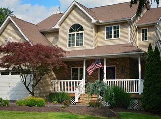 1661 Lisa Ln, Clarks Summit, PA 18411