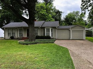 305 Grace Ln, Terrell, TX 75160