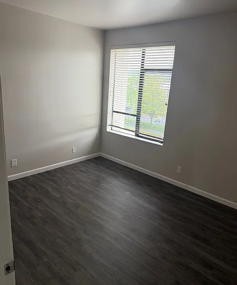 755 Farmers Ln — Photo 10