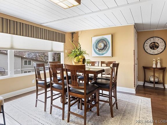 2nd image of 30562 Echo Valley Ln