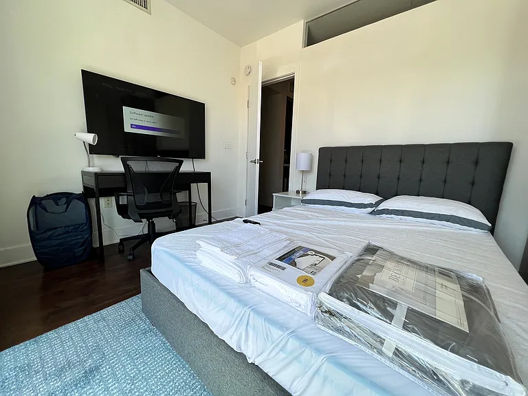 1735 N La Brea Ave #404 — Photo 11