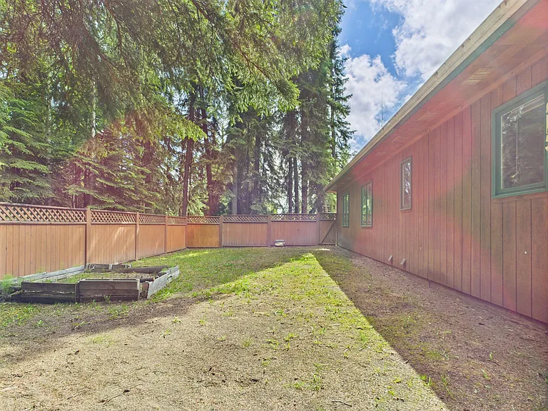 109 Cary Ave — Photo 22