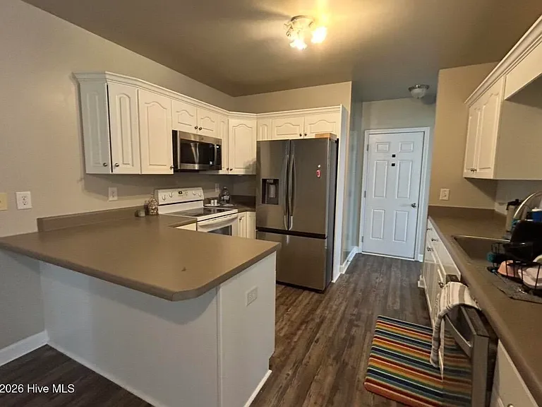 105 Lantana Ln — Photo 6