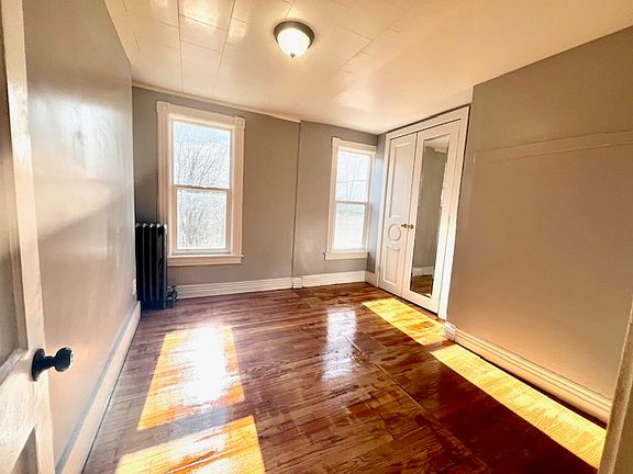 2nd image of 298-300 Locust Ave #2