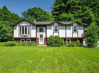 17 Pomeroy Ct, Amherst, MA 01002