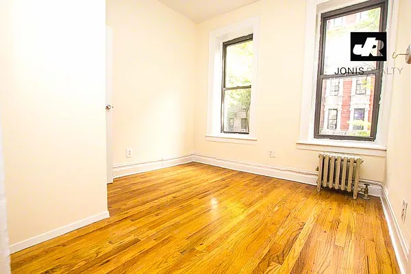 Rented by Jonis Realty | media 7