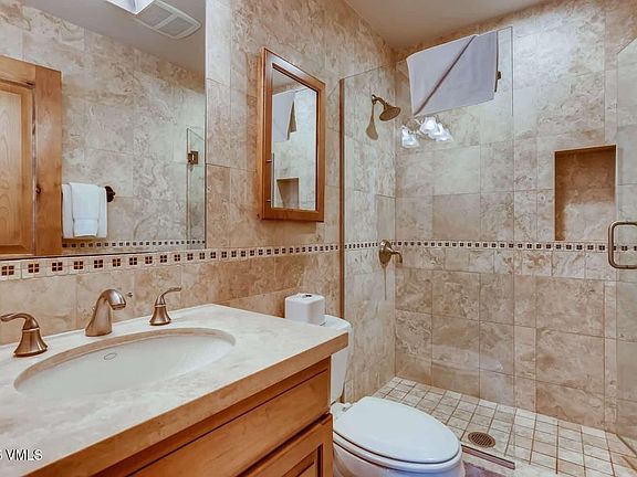 5th image of 710 W Lionshead Cir #302