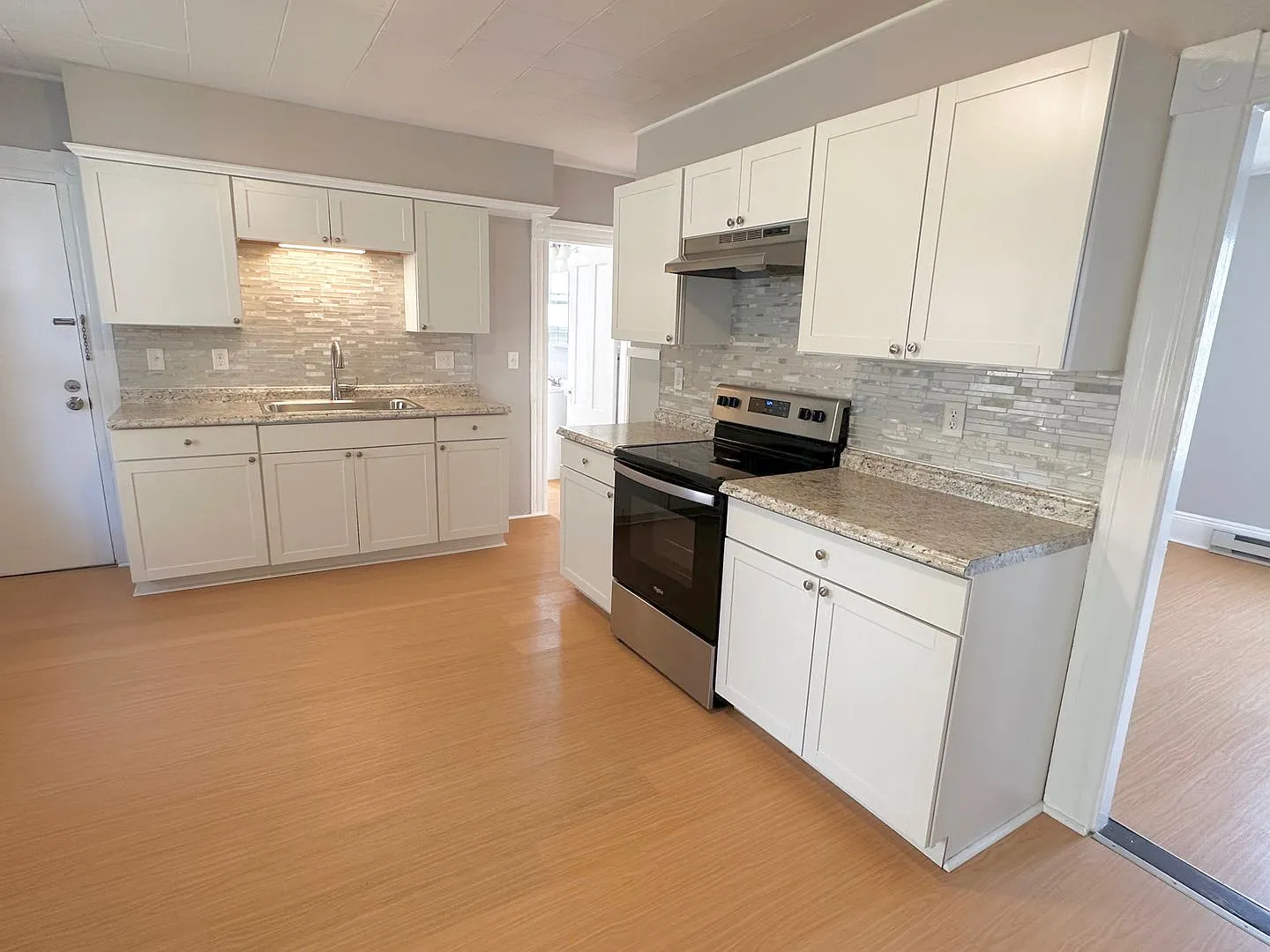 524 Cartier Street — Photo 3