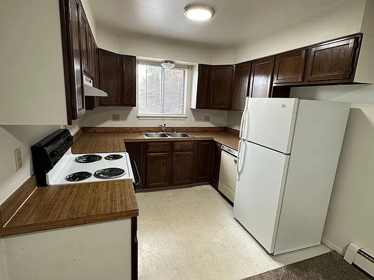 Regency Apartments 4809 — Photo 1