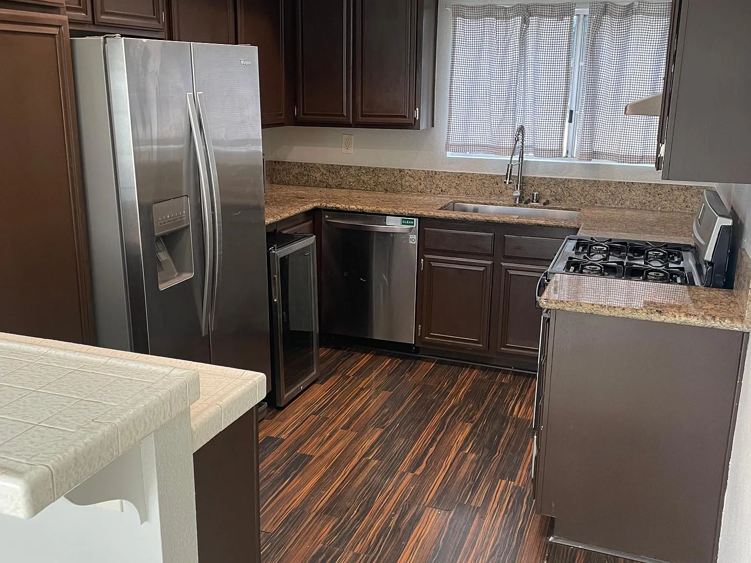 3 bed, 1490 sqft, $3,850 — Photo 1
