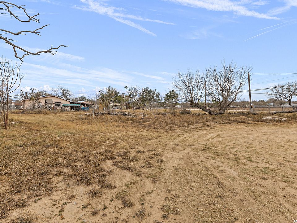 1st image of 231 E 4th LOT 9