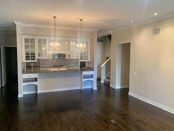 5th image of 641 W Wayman St Unit D