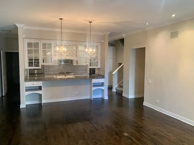 641 W Wayman St #D — Photo 5