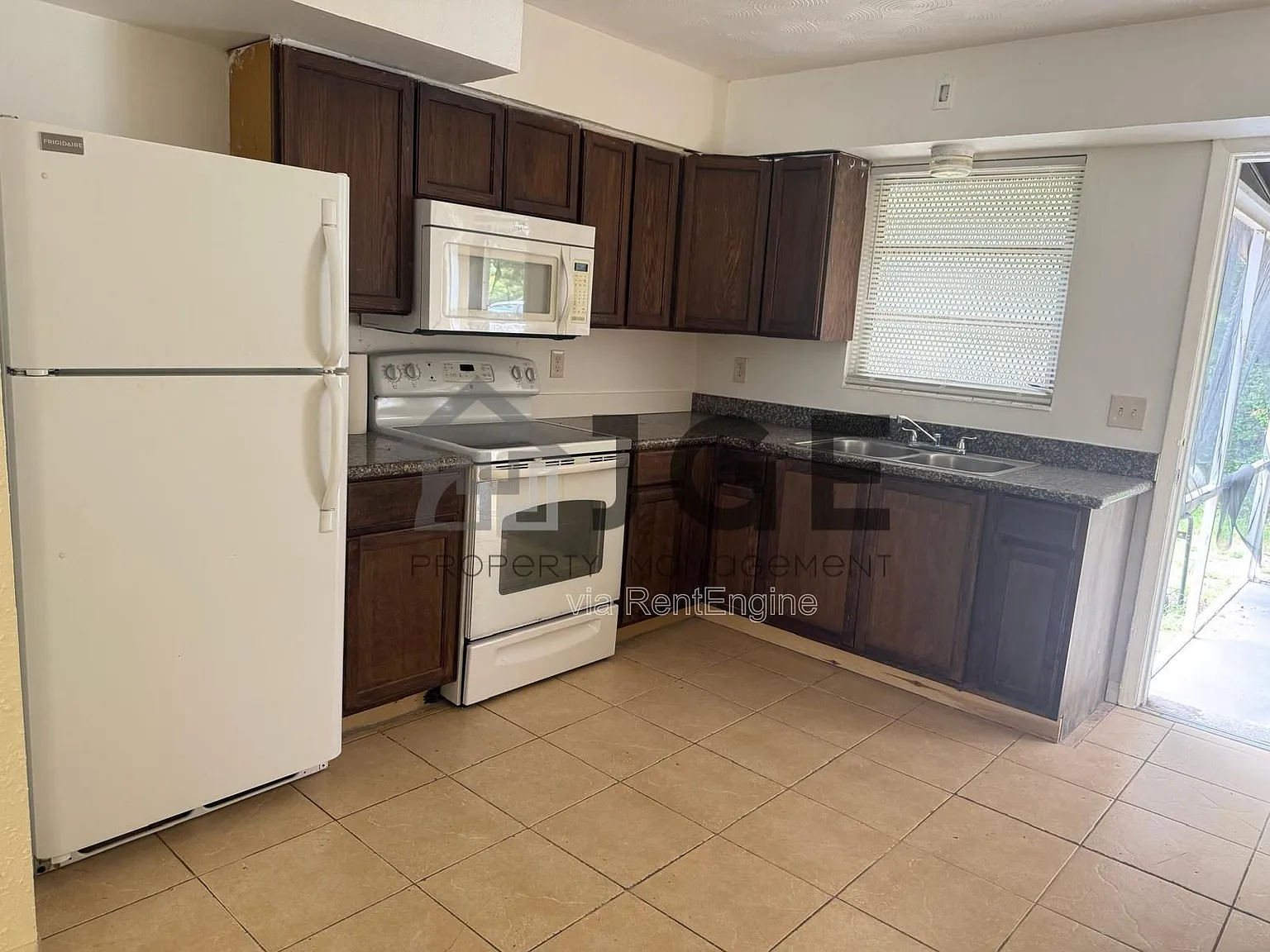 3 bed, 1.0 bath, $1,450 — Photo 4