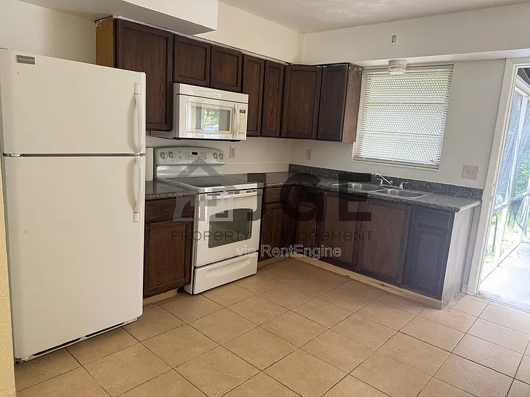 2351 Lafayette St — Photo 4