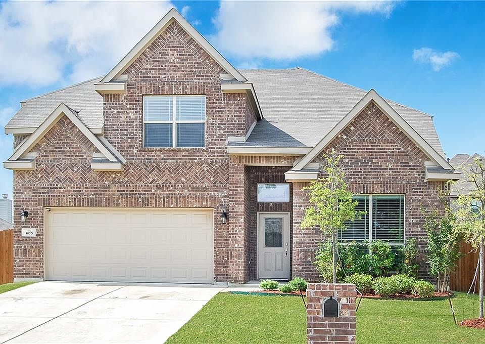1st image of 605 Ravenwood Dr