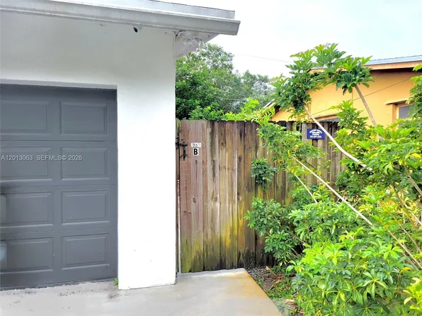 6730 Charleston St #B-2, Hollywood, FL 33024
