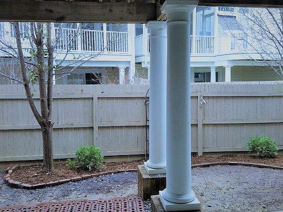 5th image of 1020 Bay Breeze Dr