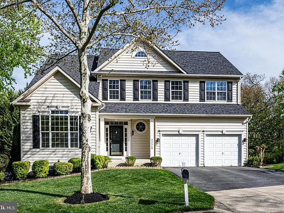 3rd image of 2220 Kaitlins Ct
