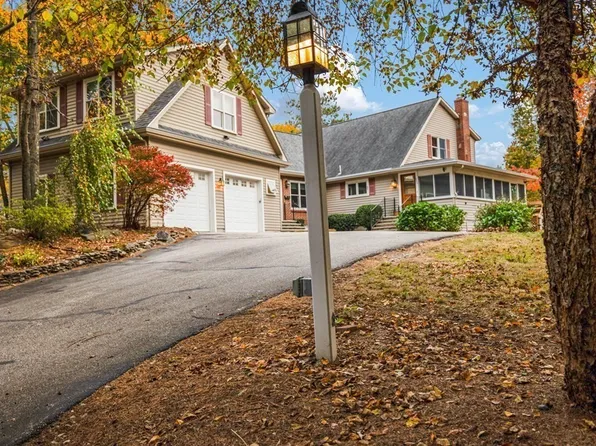 209 Pleasant St, Paxton, MA 01612