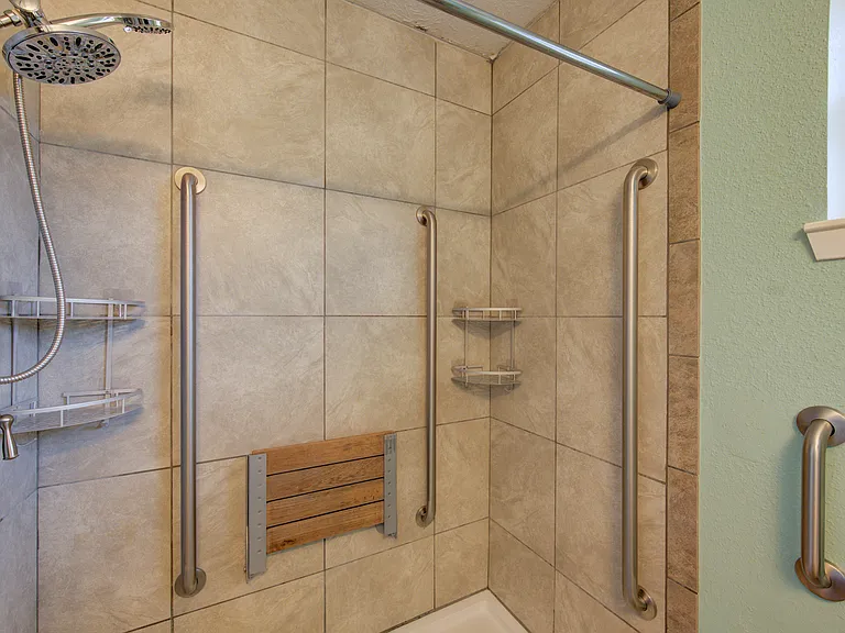 9901 Thrush St — Photo 22