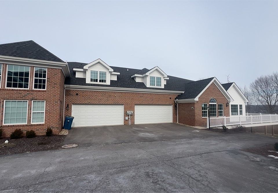 1st image of 1558 NW Parkwood Pointe Dr