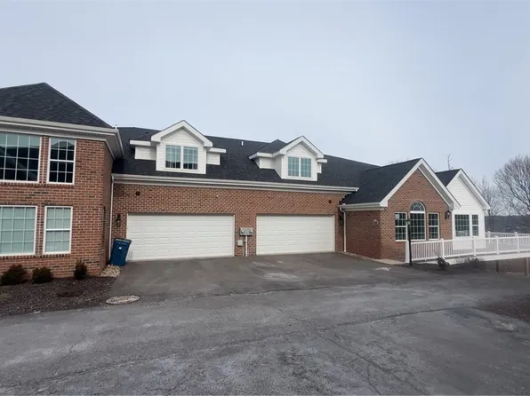 1558 NW Parkwood Pointe Dr, Crescent, PA 15046