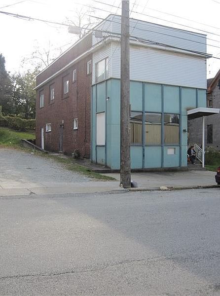 1st image of 3204 Versailles Ave