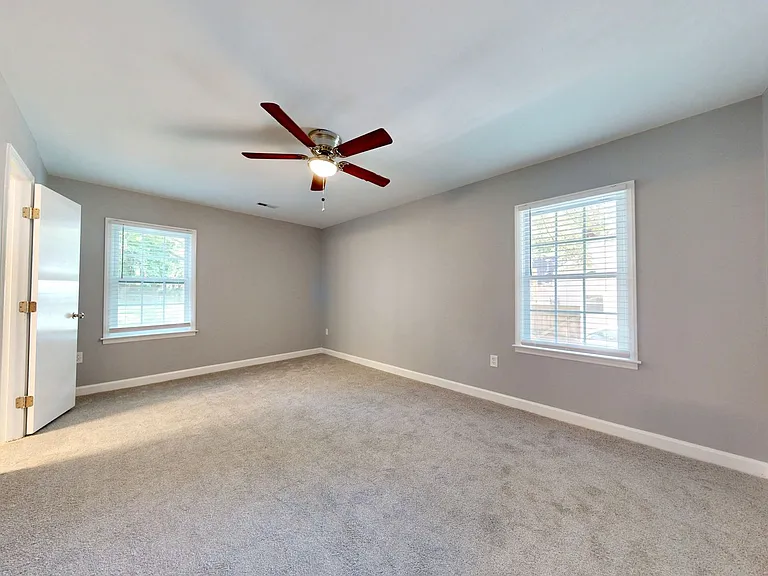 512 Riverwood Rd — Photo 5